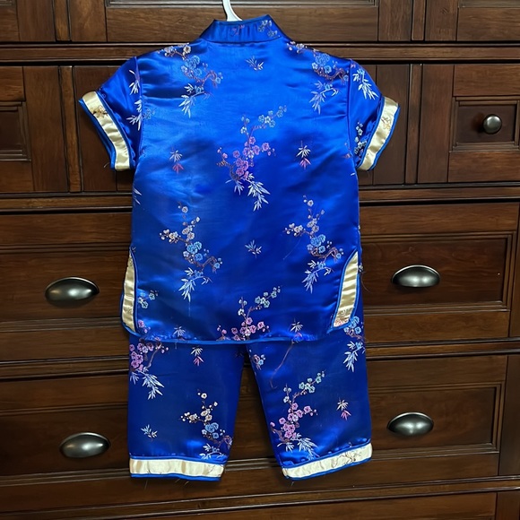 Satin top and bottom, beautiful Jewel tone blue! Chinese - Picture 2 of 3